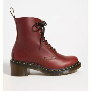 NWOT Dr. Martens Clemency boots size 10